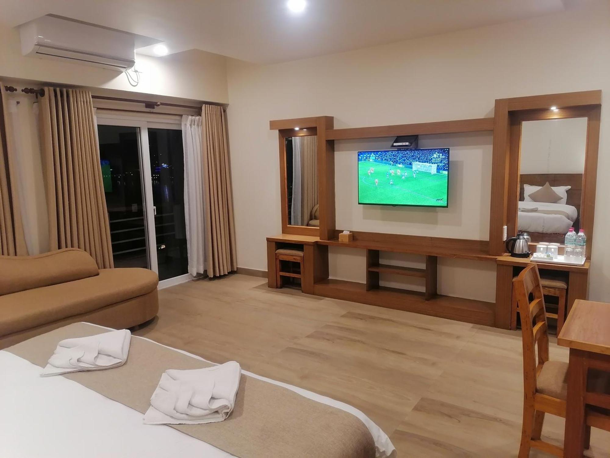 Urban Boutique Hotel Pokhara Zewnętrze zdjęcie
