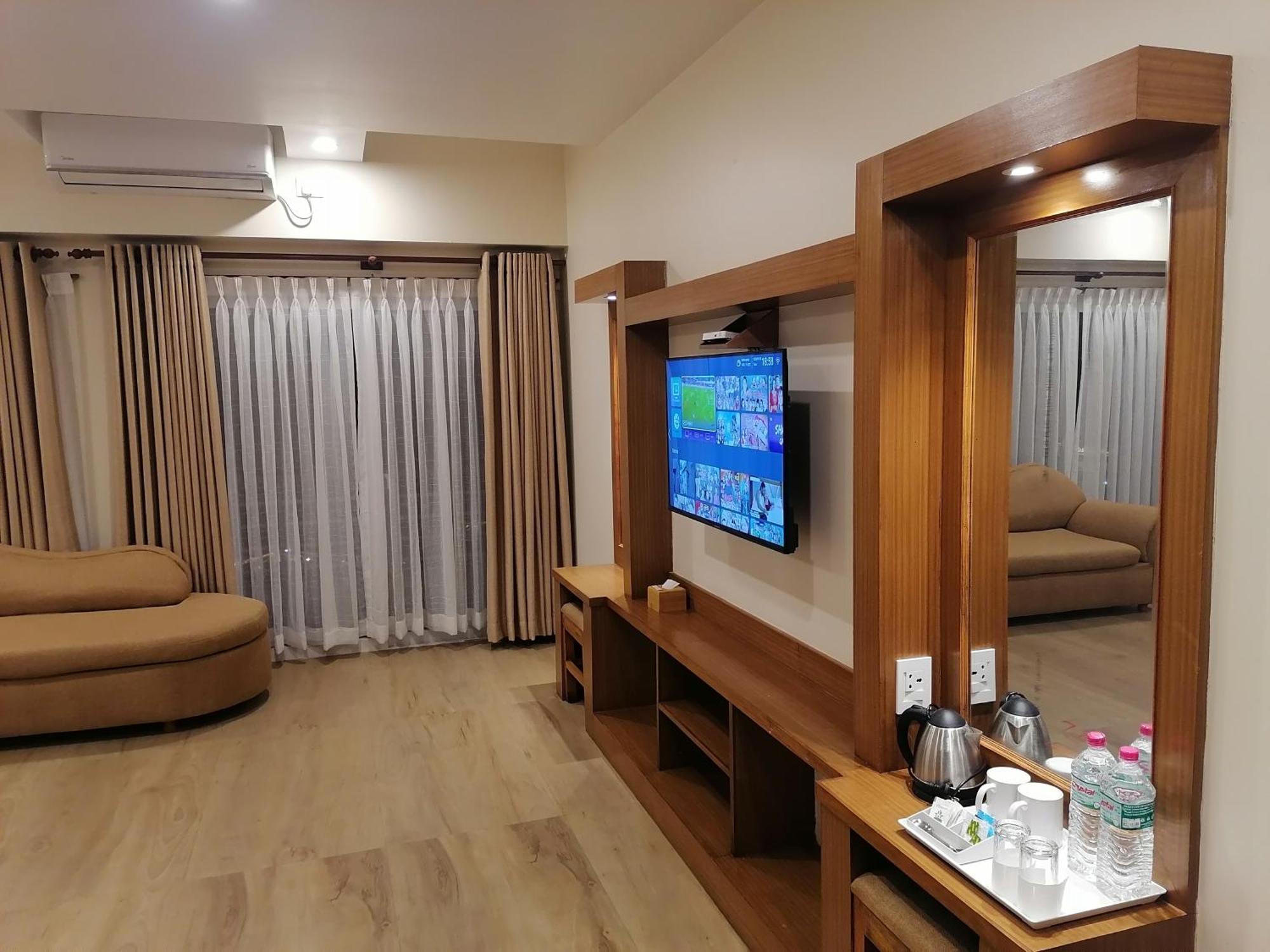 Urban Boutique Hotel Pokhara Zewnętrze zdjęcie
