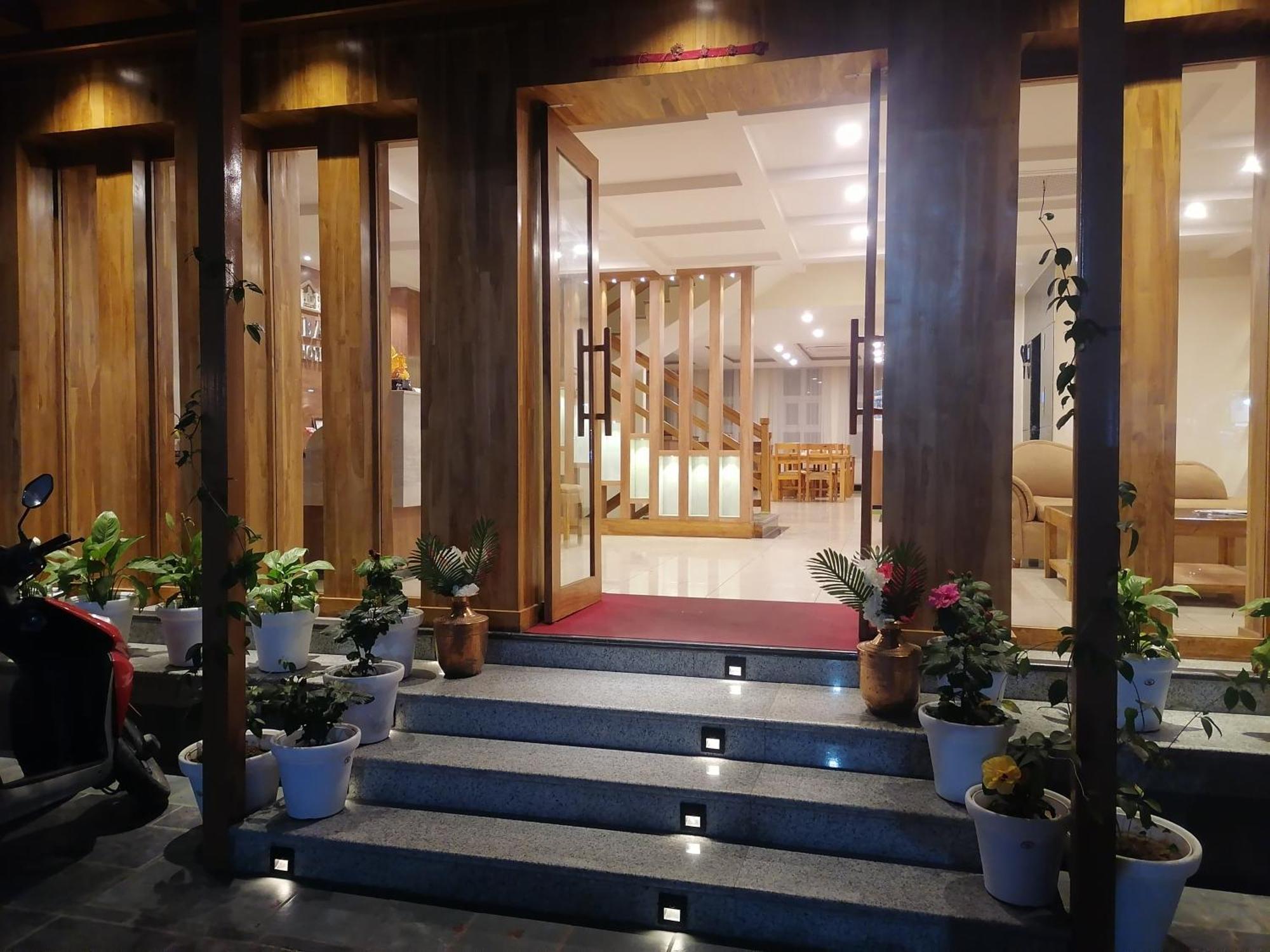 Urban Boutique Hotel Pokhara Zewnętrze zdjęcie